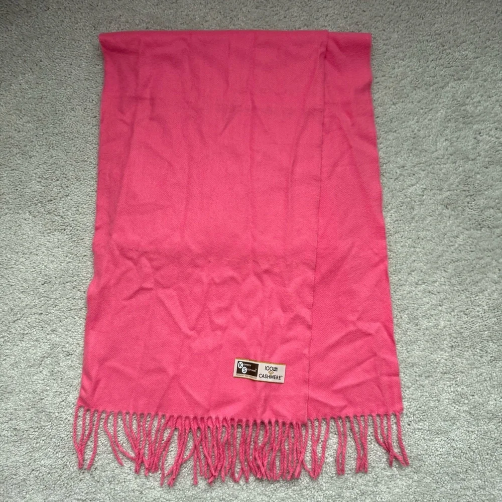 Luxurious Pink Cashmere Wrap - Picture 2 of 6